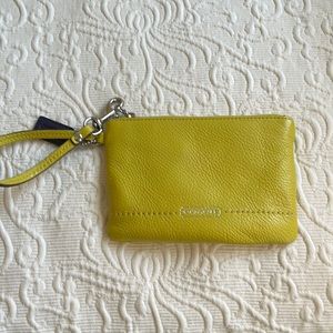 Coach wristlet excellent condition